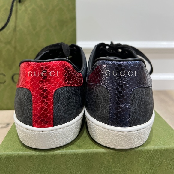 Gucci Ace GG Supreme Sneakers - Picture 3 of 11